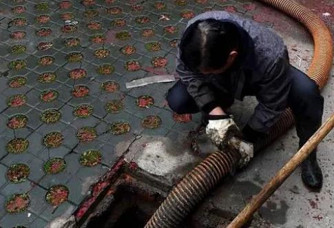 宁东高压清洗管道公司分享下为什么要高压清洗板换